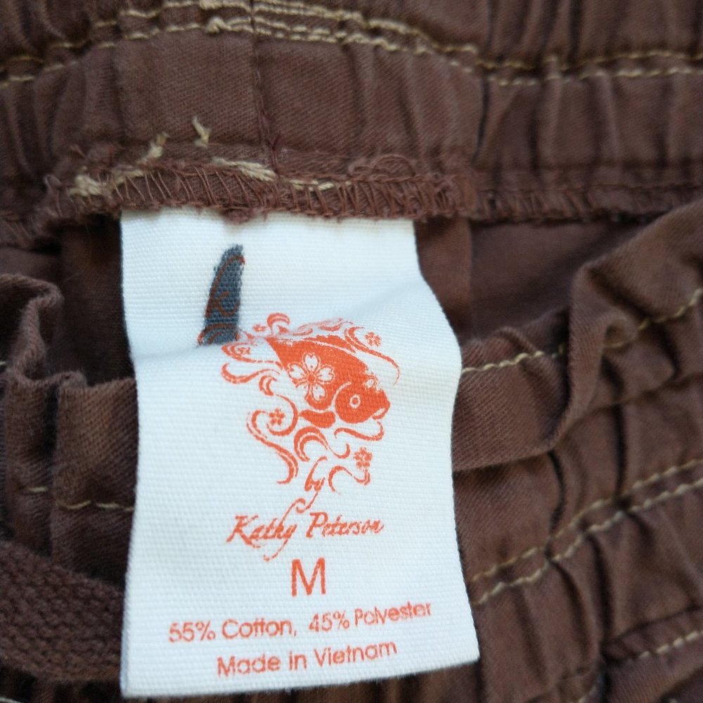 4 pair Scrub bottoms Koi, & WonderWinks - Picture 6 of 11